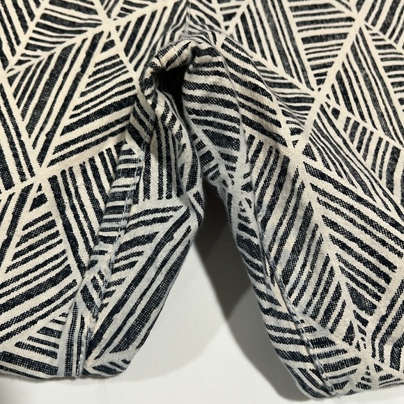 Soft Surrounding - 12, abstract beige and black cropped slacks - Picture 5 of 12